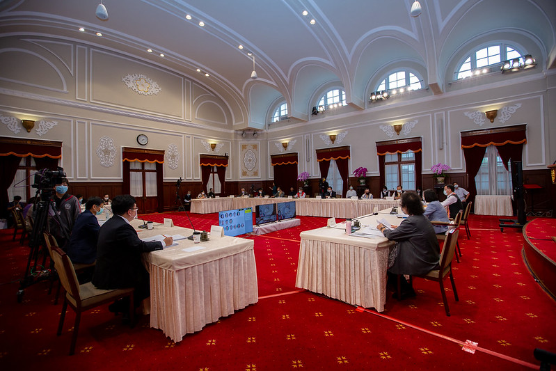 President Tsai listens to a report on the Committee's achievements over the past three years and the presentations made by staff units and by each of the five subcommittees.