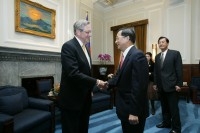 President Chen Meets with US-Taiwan Business Council Chairman William E. Brock.