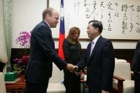 President Chen Meets with Chilean Congress Deputies.