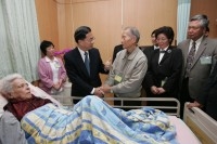 President Chen Pays Visit to Medical Devotion Award Winner Marjorie I. Bly.