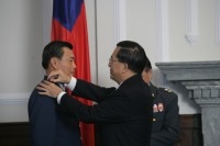 President Chen Promotes General Peng Sheng-chu.