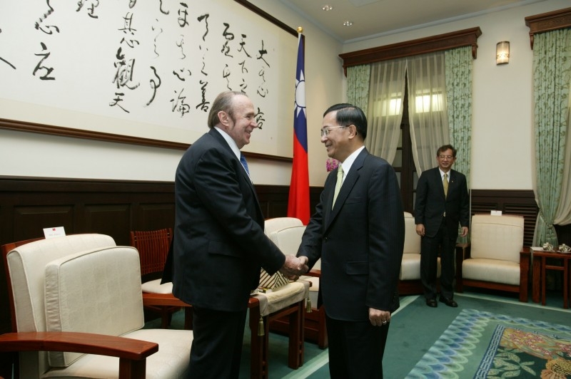 President Chen Meets with Nobel Prize Winner Andrew V. Schally.