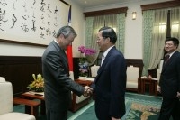 President Chen Meets with Members of Taiwan Society.