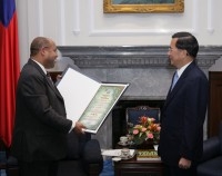 President Chen meets with Dominican Republic Chamber of Deputies President Alfredo Pacheco.