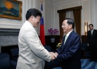 President Chen Meets with Japan Parliamentarian Hagiuda Koichi.