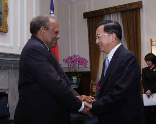 President Chen Meets with Solomon Islands Foreign Minister.