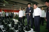 President Chen Visits Precision Machinery Plant.