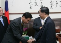 President Chen Meets with Delegation of Korean Uri Party.