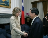 President Chen Meets with US Senator Lisa Murkowski.