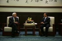 President Chen Receives Delegation to APEC Meeting.