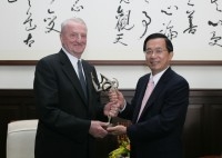 President Chen Meets with FISU President.