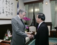 President Chen Shui-bian Meets Britain's Shadow Deputy Leader of the House of Lords.