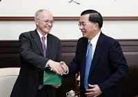 President Chen Shui-bian Meets Dr. Finn E. Kydland, Winner of the 2004 Nobel Prize in Economics.