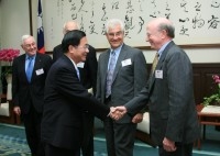 President Chen Shui-bian Meets Visiting Delegation of Members of the National Committee on American Foreign Policy.