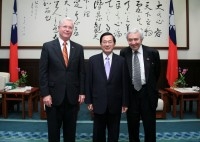 President Chen Meets with Pepperdine University Prof. Bruce Herschensohn and Vice Chancellor of the California School Michael Warder.