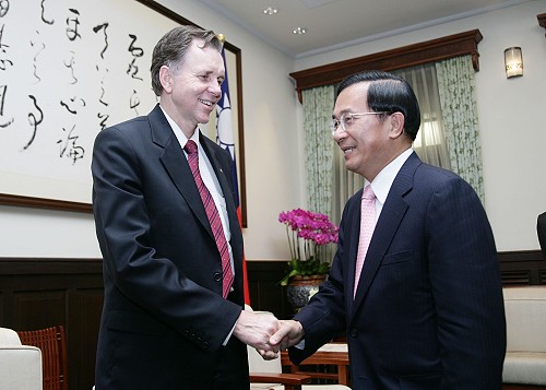 President Chen Shui-bian Meets 2005 Nobel Laureate in Medicine Dr. Barry Marshall.