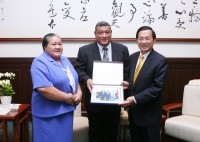 President Chen Meets Tuvalu Prime Minister Apisai Ielemia.