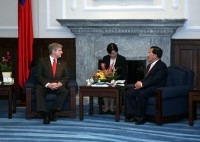 President Chen Meets US Republican National Committee Delegation.