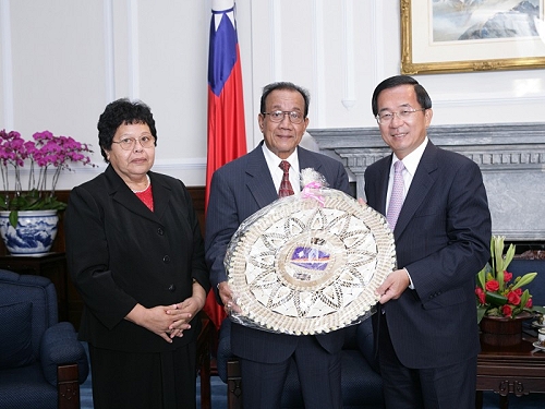 President Chen Meets Marshall Islands President Litokwa Tomeing