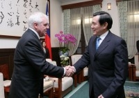 President Ma meets with a delegation of parliamentarians from Australia led by Senator Stephen P. Hutchins. 