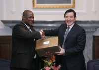 President Ma meets with Saint Lucia Prime Minister Stephenson King. 