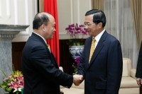 President Chen receives the director general of Rotary International Taiwan.