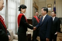 President Chen receives the Prominent Top Ten Agriculturists at the 29th National Prominent Agriculturists Meeting.