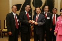 President Chen Receives the Delegation from the Chinese-American Elected Officials.