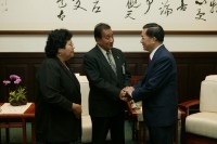 President Chen receives Marshall Islands' Speaker of the Parliament the Hon. Litokwa Tomeing.