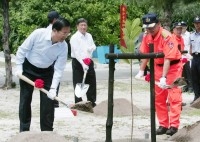 President Chen visits Tungsha Islands.