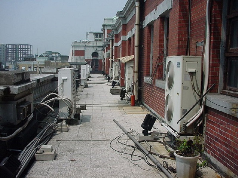 Veranda on the fifth floor before restoration (courtesy of the office of Shiue Chyn)