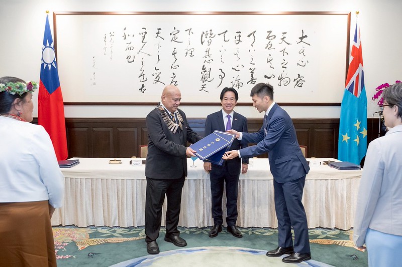President Lai and Prime Minister Feleti Teo of Tuvalu hold bilateral talks and witness signing of agreements.