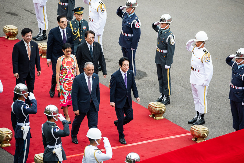 President Lai welcomes St. Vincent and the Grenadines Prime Minister Godwin Friday with military honors