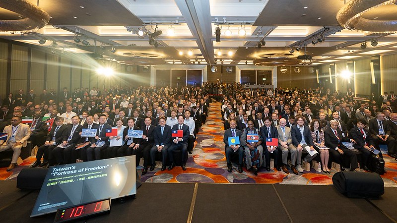 President Lai attends opening of 2026 Resilient Taiwan for Sustainable Democracy International Forum  