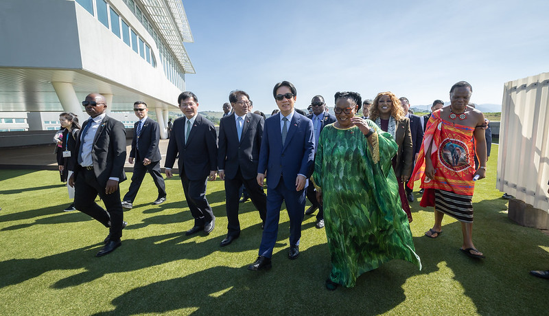 President Lai hears briefings on strategic oil reserve facility and Taiwan Industrial Innovation Park