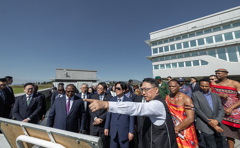 President Lai hears briefings on strategic oil reserve facility and Taiwan Industrial Innovation Park