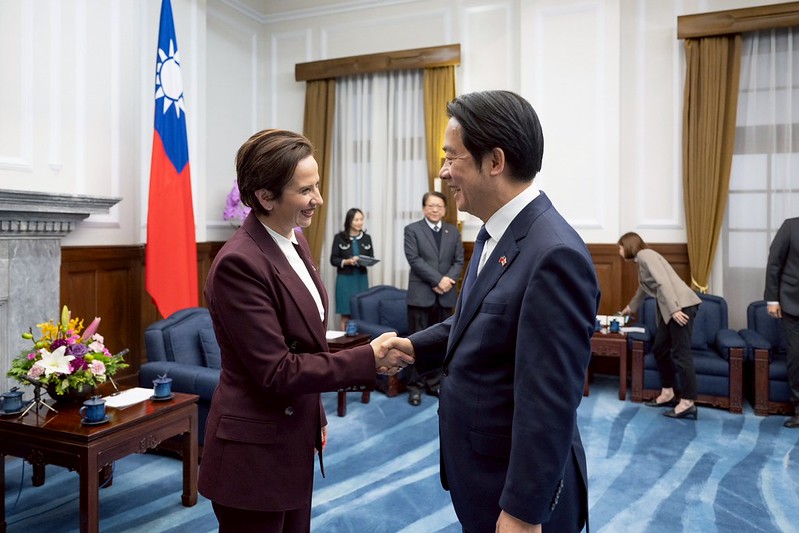 President Lai meets Canadian parliamentary delegation