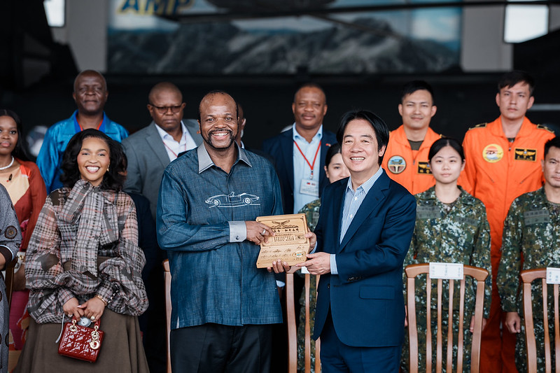 President Lai and King Mswati III of Eswatini visit Army Aviation Training Command
 